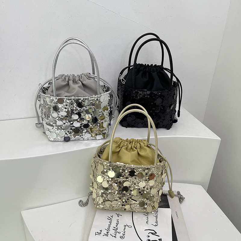 Luxury Bags News - Sacs à main seau à paillettes
