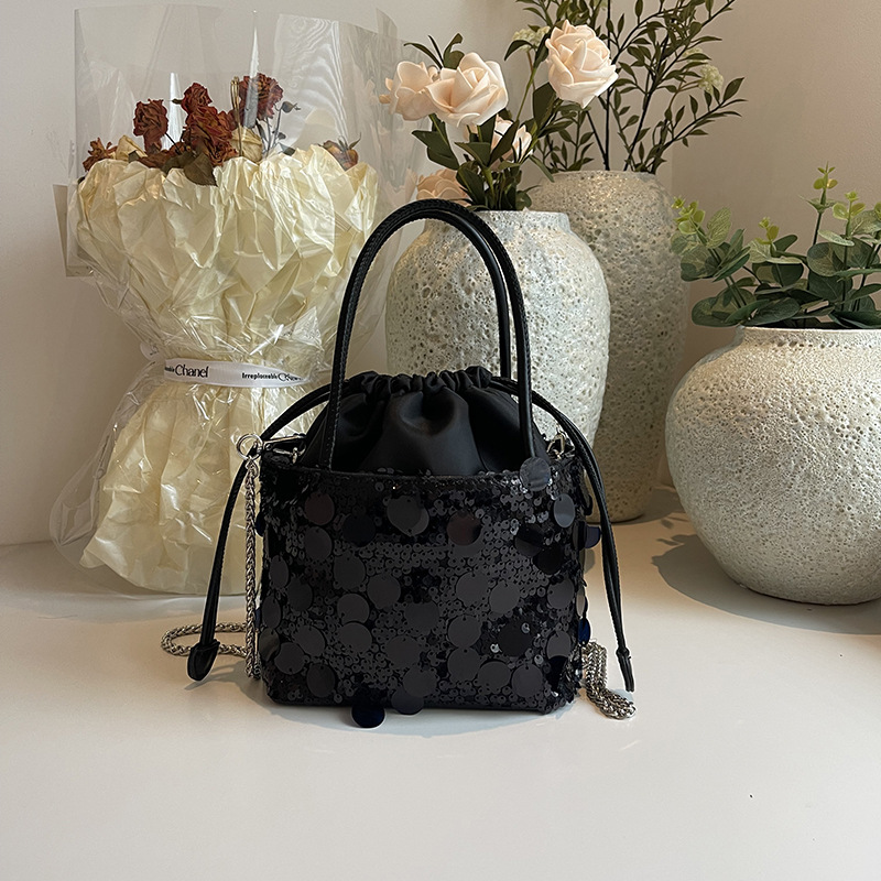 Sacs à main seau à paillettes  - Luxury Bags News avis et prix
