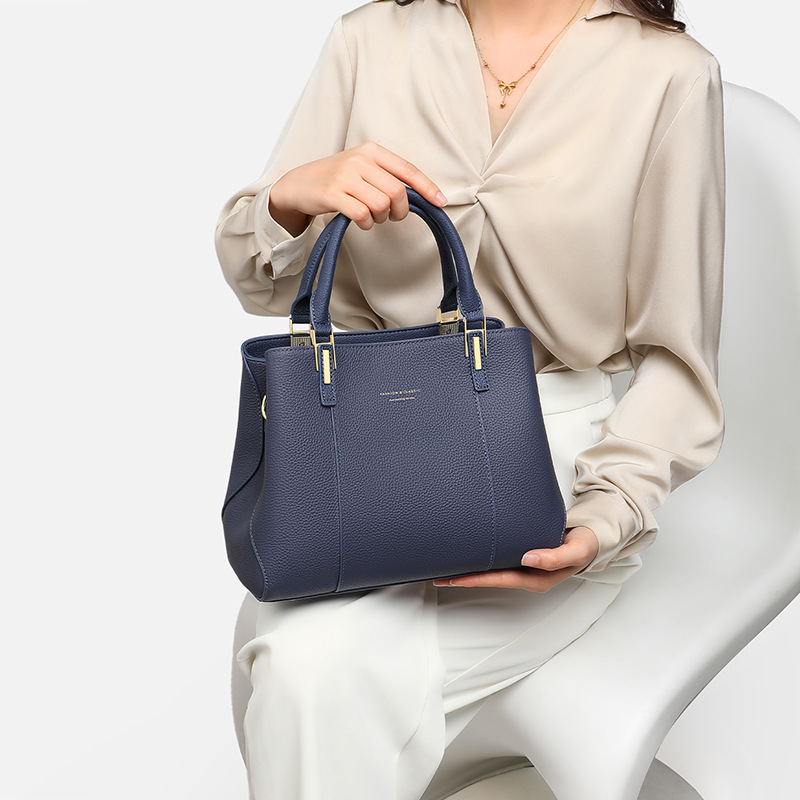 Sac à main tendance en cuir vé - Luxury Bags News avis et prix