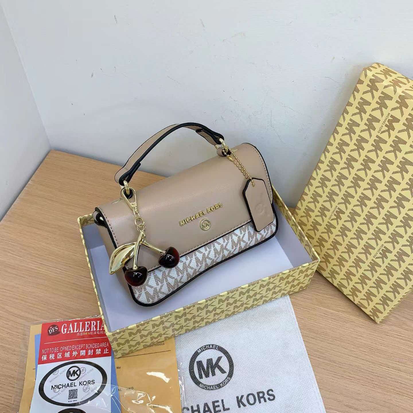 Sac à bandoulière de luxe pour - Luxury Bags Michael Kors avis et prix