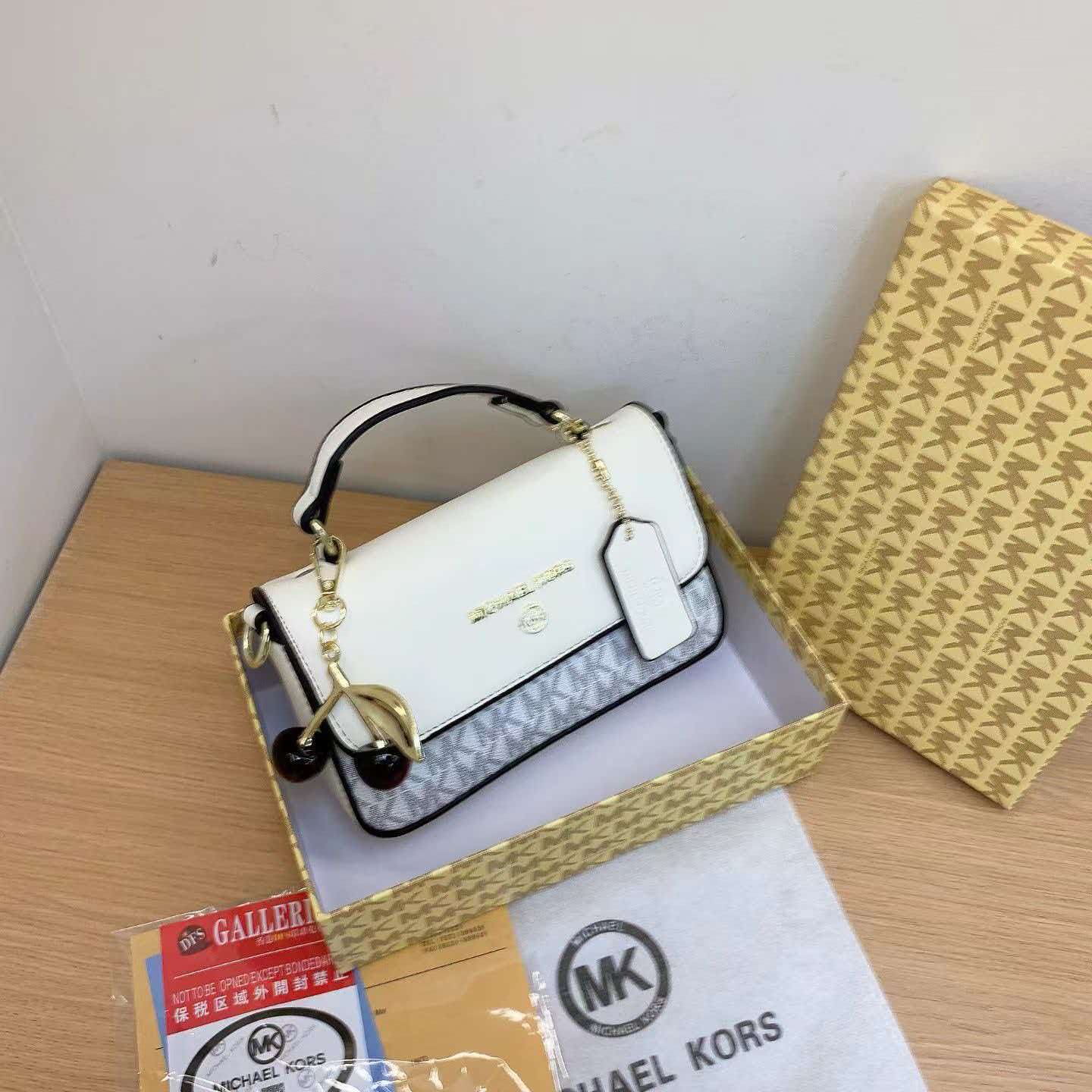 Sac à bandoulière de luxe pour - Luxury Bags Michael Kors avis et prix