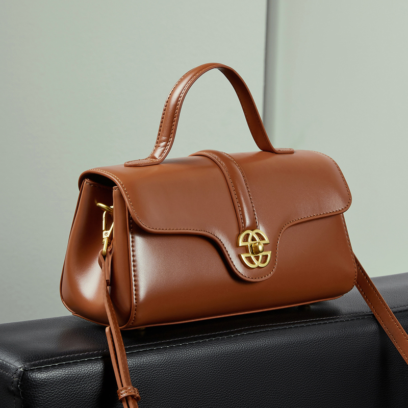 Sac à main de luxe en cuir de  - Luxury Bags News avis et prix