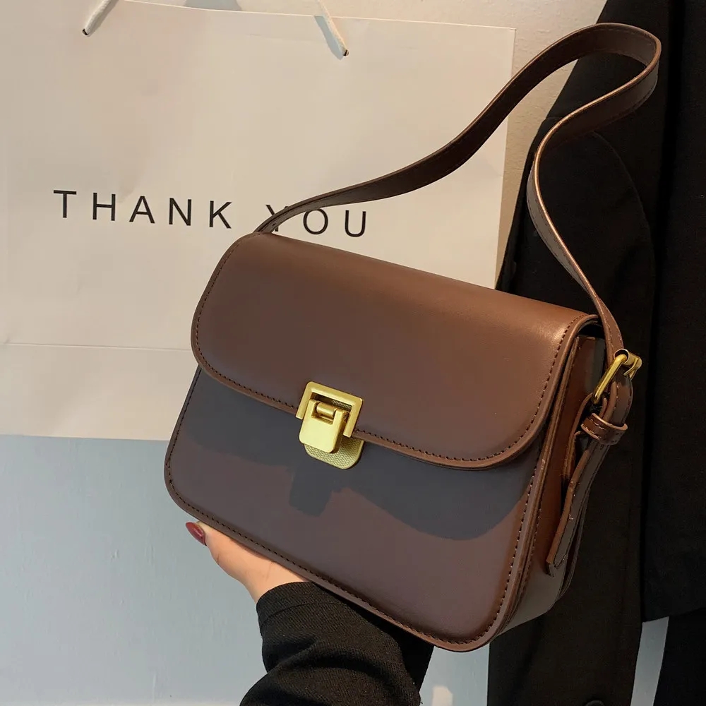 Sac à bandoulière de luxe en c - Luxury Bags News avis et prix